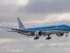 KLM Boeing 777 tijdens landing op Schiphol Amsterdam