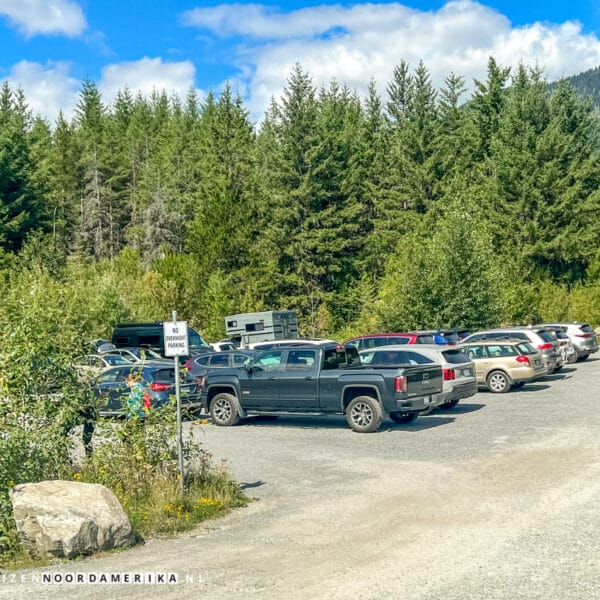 Parkeerplaats bij Train Wreck Sea to Sky Trailhead bij Whistler