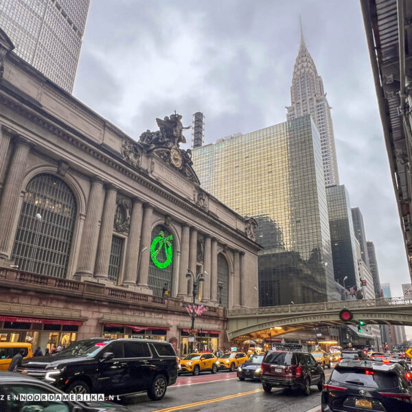 Grand Central Station met in de achtergrond Chrysler Building