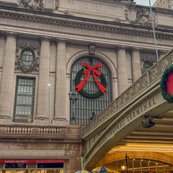 Hoofdingang van Grand Central Station met grootste Tiffany klok